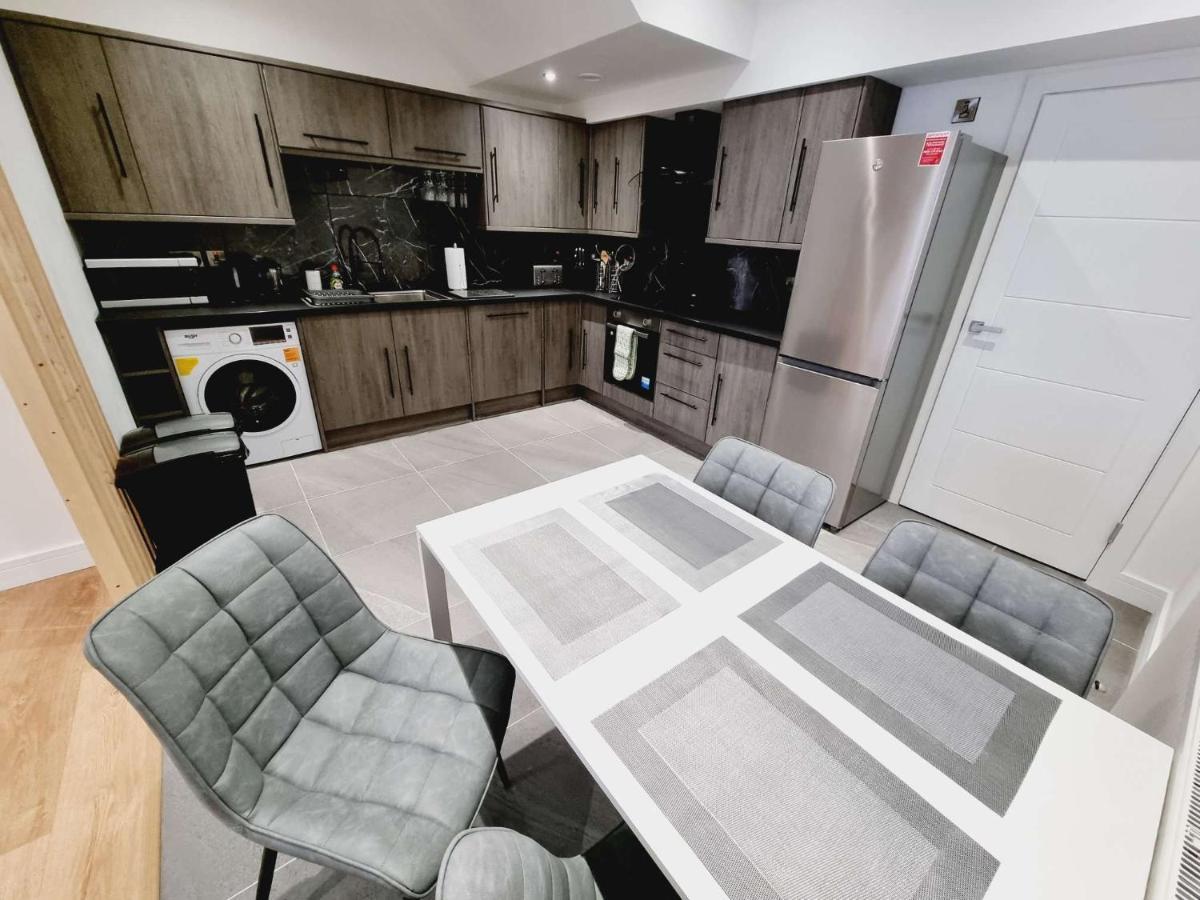 Lmk, Spacious 1 Bedroom Ground Floor Apartment, Ev Charger, Free Parking Wi-Fi, Great Location Belfast Exterior foto